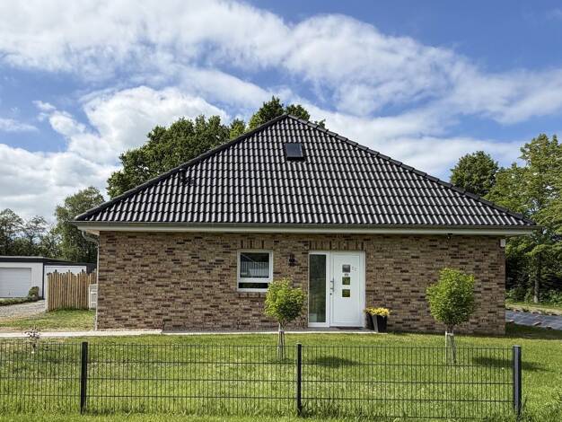Bungalow zum Kauf - Erstbezug provisionsfrei 450.000 € 4 Zimmer 124,6 m² 1.028 m² Grundstück Neuenkirchen 21763