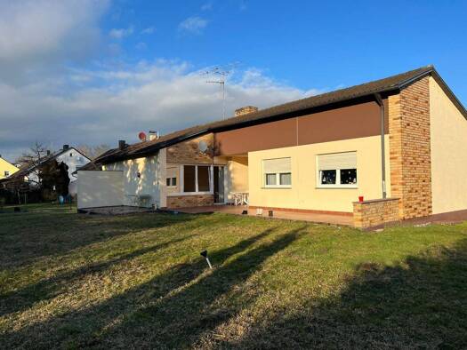 Bungalow zum Kauf 550.000 € 4 Zimmer 140 m² 1.117 m² Grundstück Ittling Straubing 94315
