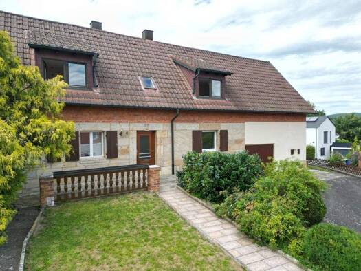 Einfamilienhaus zum Kauf 329.000 € 4,5 Zimmer 105 m² 737 m² Grundstück Heinersreuth 95500