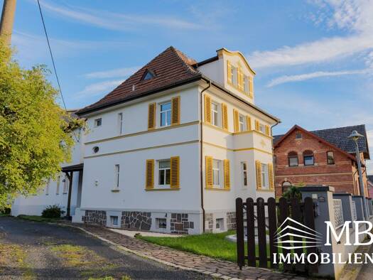 Einfamilienhaus zum Kauf 259.000 € 5 Zimmer 130 m² 1.570 m² Grundstück frei ab sofort Ortsstraße 5 Friedrichsthal Sonneberg 96515