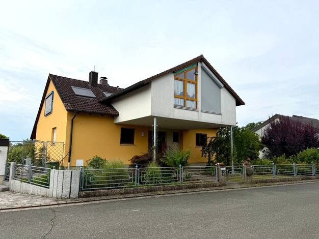 Terrassenwohnung zur Miete 995 € 4 Zimmer 129 m² EG Pirkach Emskirchen 91448