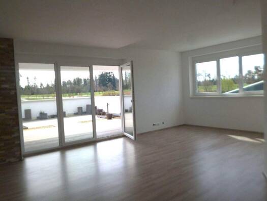 Wohnung zur Miete 990 € 2. Geschoss frei ab 01.06.2026 Tiefenbronn 75233