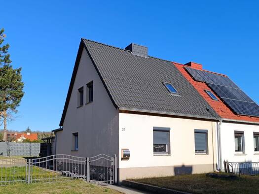 Doppelhaushälfte zur Miete 780 € 3 Zimmer 90 m² 400 m² Grundstück frei ab sofort Möhlau Gräfenhainichen 06772