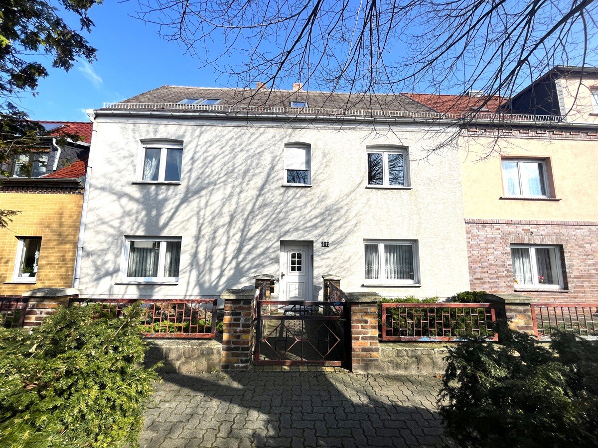 Reihenmittelhaus zum Kauf 139.500 € 6 Zimmer 196 m²<br/>Wohnfläche 463 m²<br/>Grundstück Holzweißig Holzweißig 06808