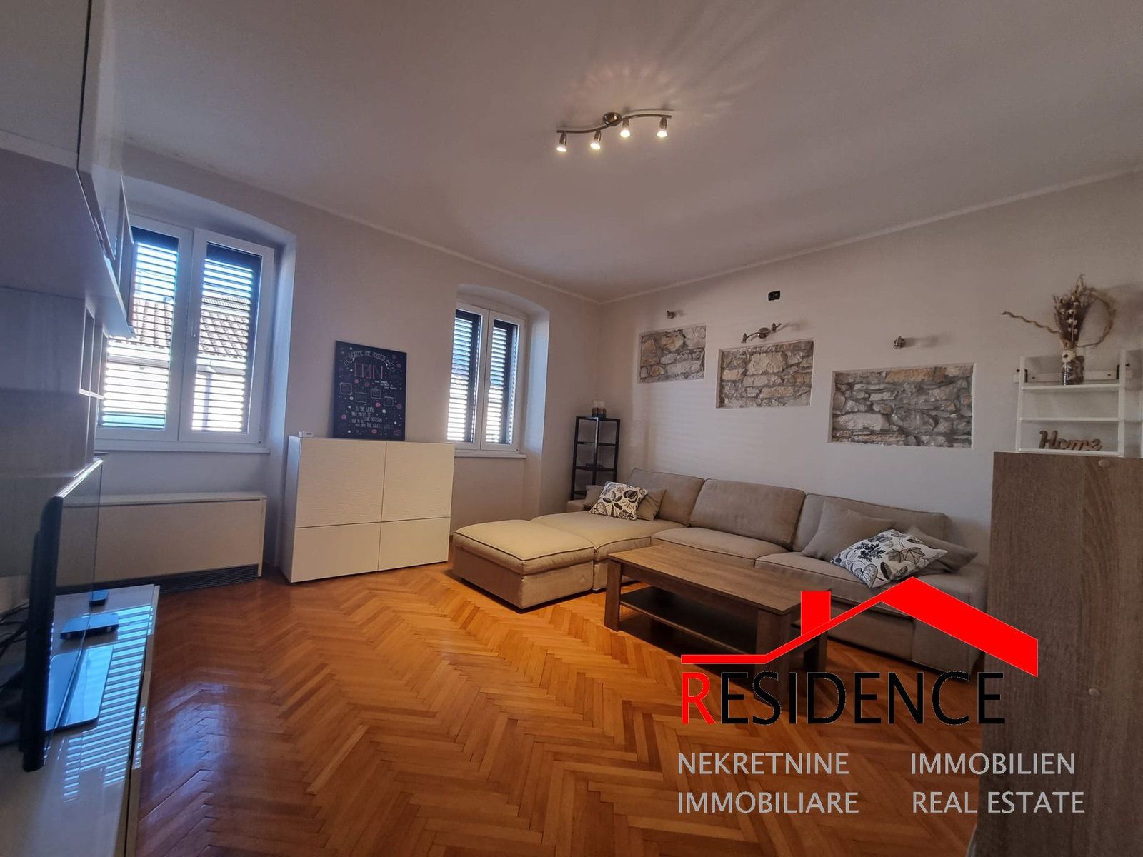 Wohnung zum Kauf 228.000 € 4 Zimmer 97 m²<br/>Wohnfläche 1.<br/>Geschoss Center 52100