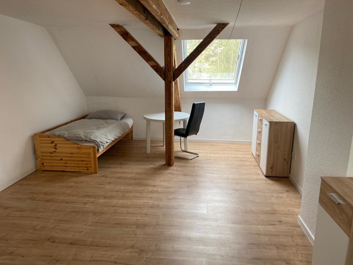 Reihenmittelhaus zum Kauf 299.000 € 8 Zimmer 230 m²<br/>Wohnfläche 267 m²<br/>Grundstück Lenhausen Finnentrop 57413