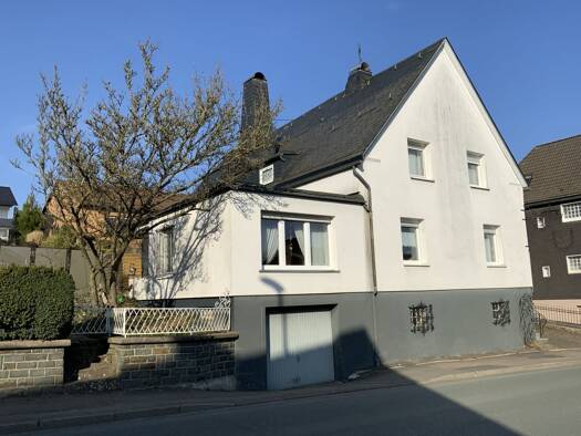 Haus zum Kauf 189.000 € 9 Zimmer 168 m² 427 m² Grundstück Benolper Straße 16 Drolshagen Drolshagen 57489