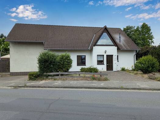 Haus zum Kauf 249.000 € 13 Zimmer 100,2 m² 648 m² Grundstück Leiferde 38542