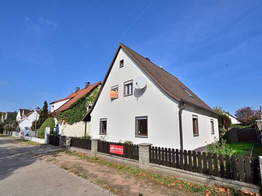 Einfamilienhaus zum Kauf 355.000 € 5 Zimmer 110 m² 699 m² Grundstück frei ab sofort Freystädter Straße 35 Allersberg Allersberg 90584