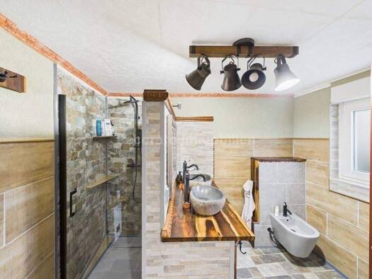 Einfamilienhaus zum Kauf 175.000 € 4,5 Zimmer 102 m² 677 m² Grundstück Wemmetsweiler Merchweiler 66589