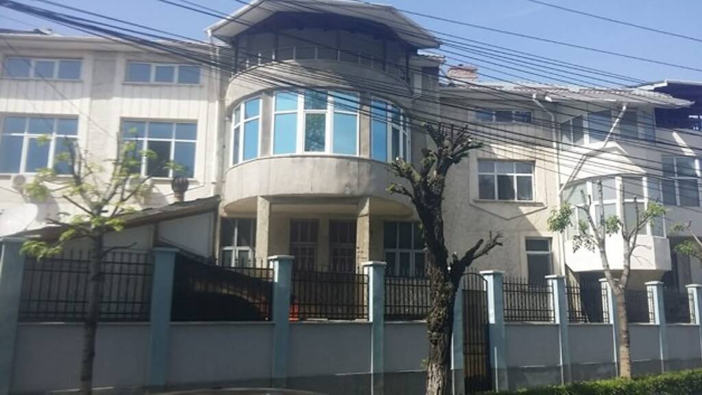 Haus zum Kauf 1.950.000 € 30 Zimmer 1.000 m² 250 m² Grundstück Craiova 200421