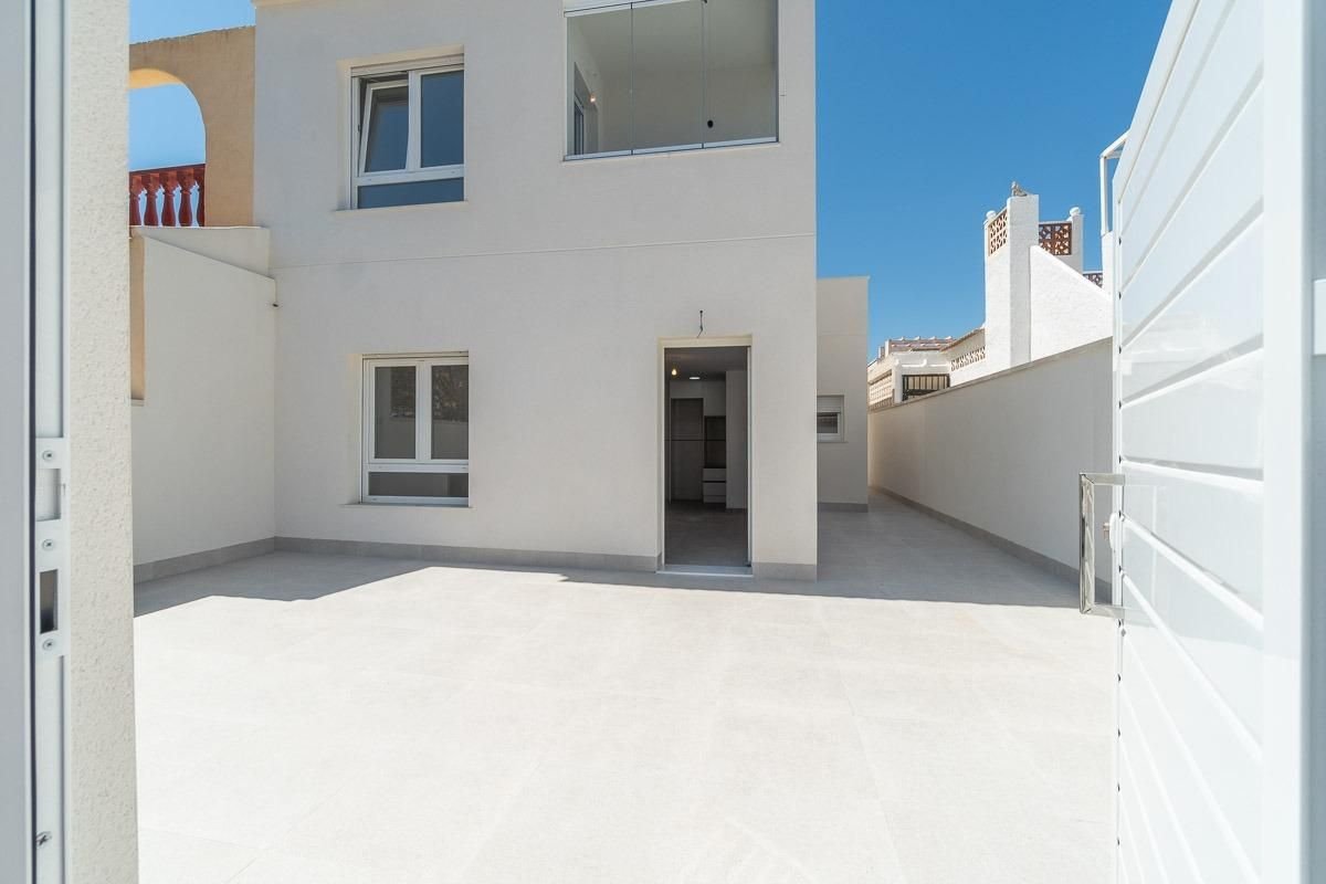 Haus zum Kauf 299.000 € 3 Zimmer 134 m²<br/>Wohnfläche 104 m²<br/>Grundstück Torrevieja 03180