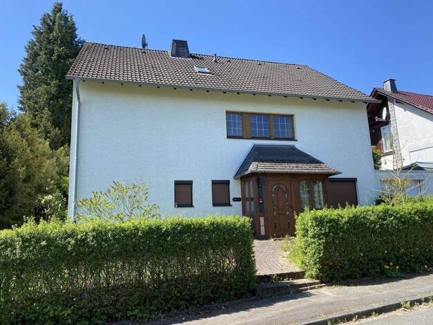 Einfamilienhaus zum Kauf 198.000 € 9 Zimmer 190 m² 862 m² Grundstück Simmershausen Fuldatal 34233