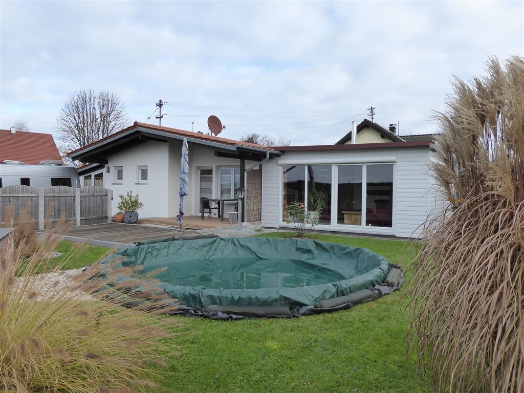 Bungalow zum Kauf 385.000 € 3 Zimmer 76,5 m²<br/>Wohnfläche 637 m²<br/>Grundstück 01.05.2025<br/>Verfügbarkeit Hetzlinshofen Lachen b Memmingen 87760