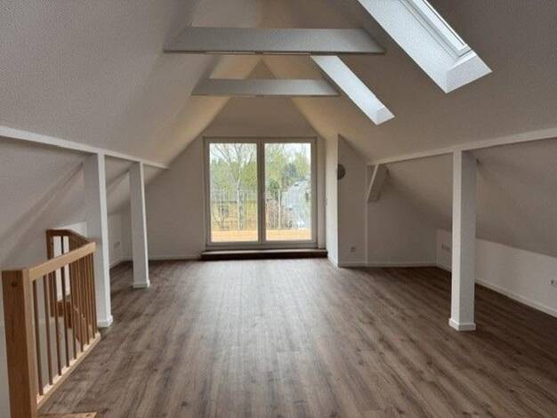 Wohnung zur Miete 1.250 € 5 Zimmer 150 m² 3. Geschoss frei ab 01.11.2026 Zwickauer Straße 483 Reichenbrand Chemnitz 09117