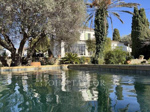 Villa zum Kauf provisionsfrei 2.000.000 € 7 Zimmer 196 m² 3.600 m² Grundstück Nord Sanary-sur-Mer 83110