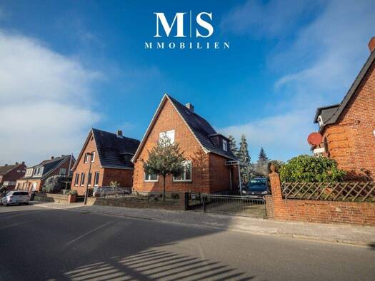 Einfamilienhaus zum Kauf 319.000 € 4 Zimmer 110 m² 769 m² Grundstück frei ab 01.02.2026 Lauenburg/Elbe 21481