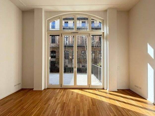 Wohnung zur Miete 816 € 2 Zimmer 68,9 m² frei ab 15.03.2026 Marienstraße 4 Innere Altstadt Dresden 01067