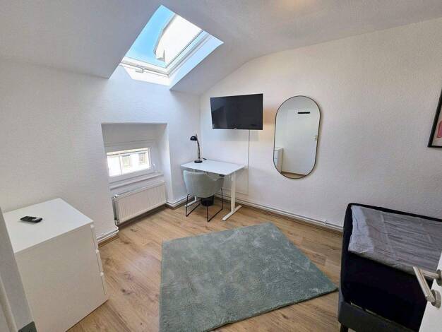 WG-Zimmer zur Miete auf Zeit 530 € 4 Zimmer 9 m² frei ab 30.04.2026 Uhlandstraße II 4.Ogli Ostend Frankfurt am Main 60314