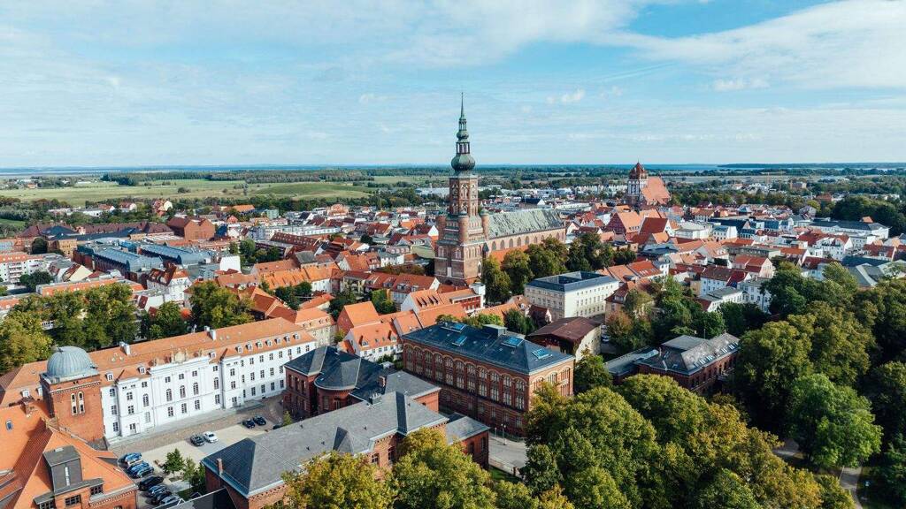 Mehrfamilienhaus zum Kauf 14 Zimmer 321 m² 330 m² Grundstück Fleischervorstadt Greifswald 17489