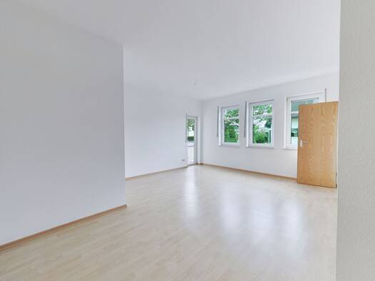 Wohnung zum Kauf 149.990 € 2,5 Zimmer 58,6 m² EG Gohlis Dresden 01156
