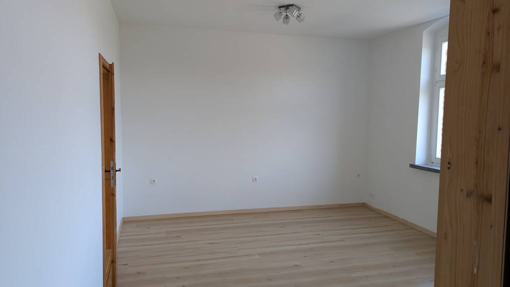 WG-Zimmer zur Miete 255 € 2 Zimmer 42,3 m² 1. Geschoss frei ab sofort Goethestraße 16 Burgstädt 09217