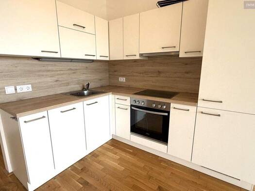 Wohnung zur Miete 652 € 3 Zimmer 70 m² 1. Geschoss frei ab 01.05.2026 Wiener Neustadt 2700