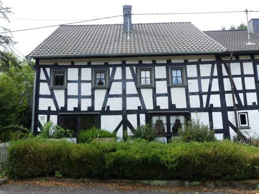 Einfamilienhaus zum Kauf 230.000 € 8 Zimmer 215 m² 1.512 m² Grundstück Wissen 57537