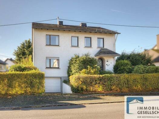 Einfamilienhaus zum Kauf 345.000 € 7 Zimmer 138 m² 699 m² Grundstück frei ab sofort Montabaur 56410