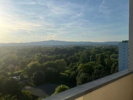 Wohnung zur Miete 460 € 6 Zimmer 23 m² 1. Geschoss frei ab sofort Am Niddatal 7 Hausen Mitte-West 60488