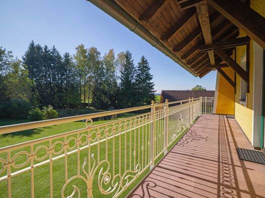 Villa zum Kauf 1.795.000 € 4.000 m² Grundstück Moosdorf 5141