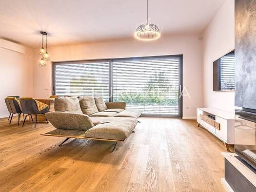 Villa zur Miete - Erstbezug 4.000 € 3 Zimmer 286 m² Giznik Samobor 10430