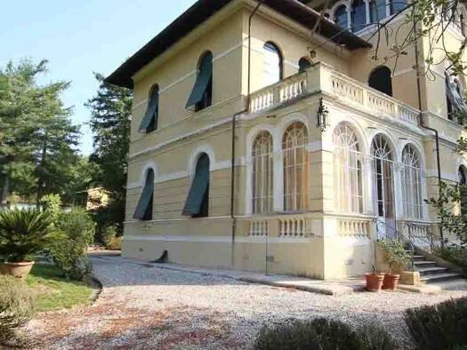 Haus zum Kauf 1.600.000 € 400 m² 7.000 m² Grundstück Lucques 55100