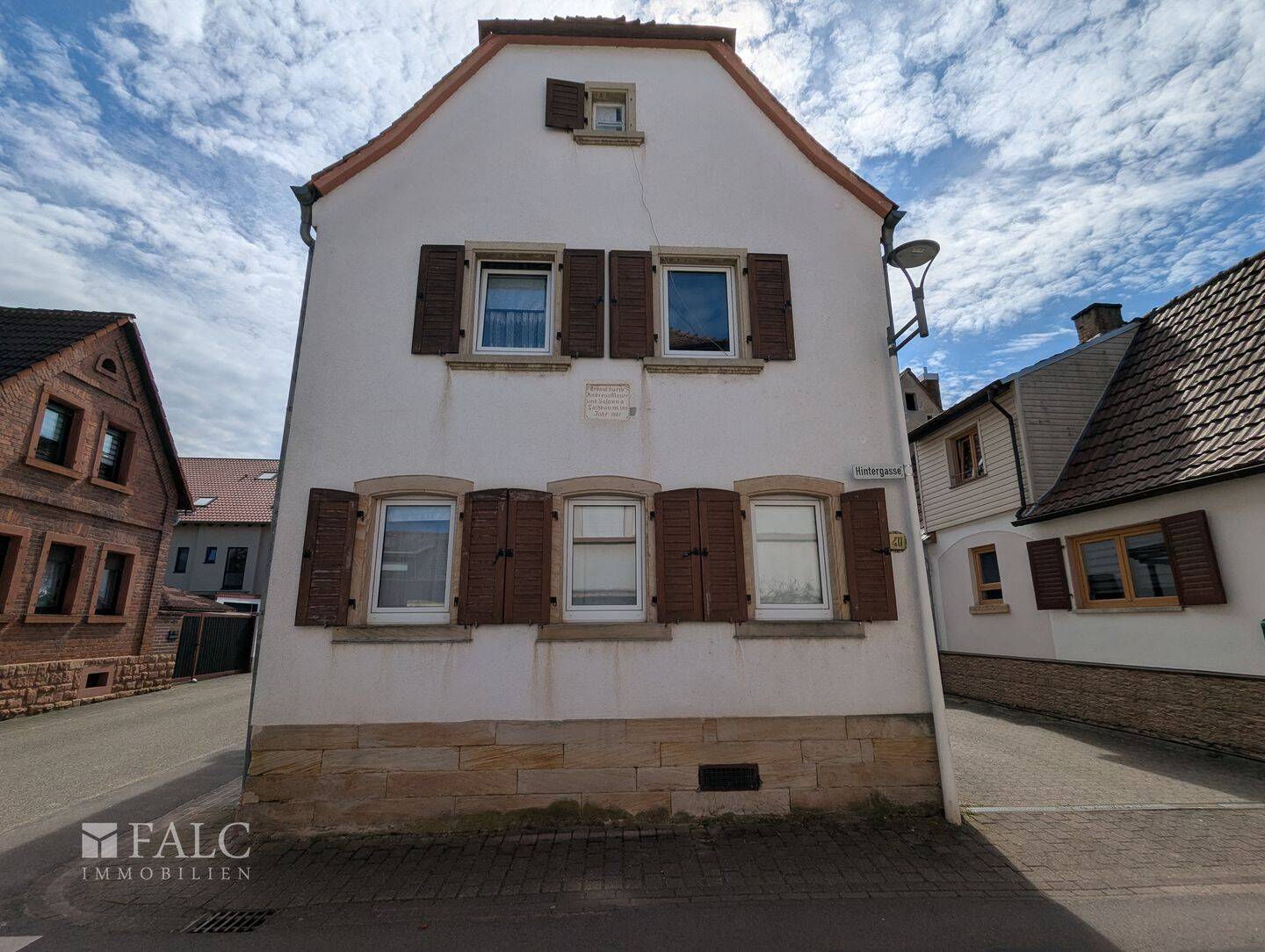 Immobilie in Gommersheim - Mehrgenerationenhaus mit Ausbaupotenzial und weitläufiger Scheune - Bild 1