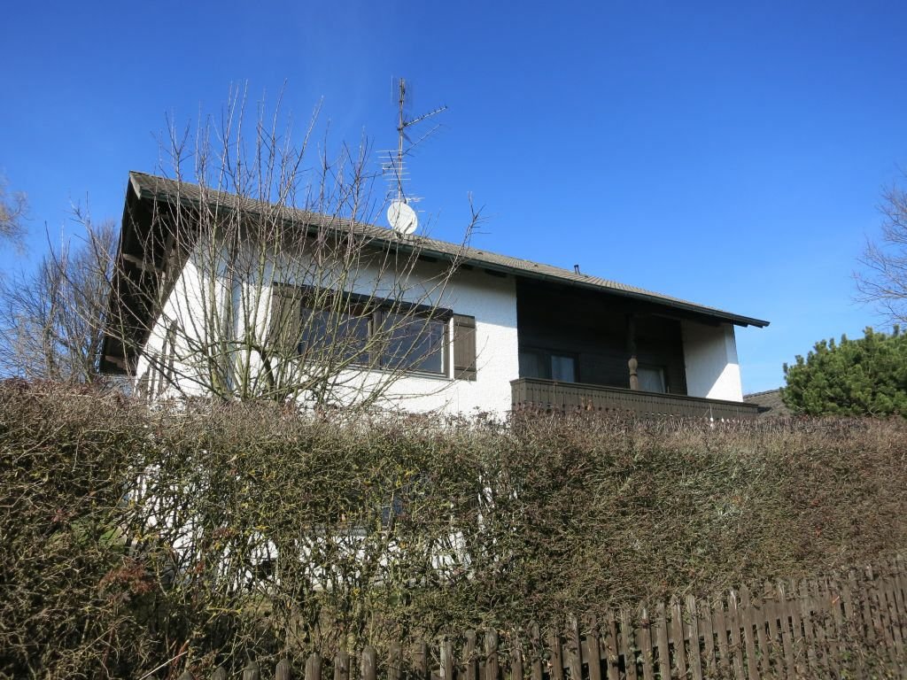 Einfamilienhaus zur Miete 1.300 € 7 Zimmer 173 m²<br/>Wohnfläche 659 m²<br/>Grundstück 01.12.2024<br/>Verfügbarkeit Haarbach Vilsbiburg-Haarbach 84137