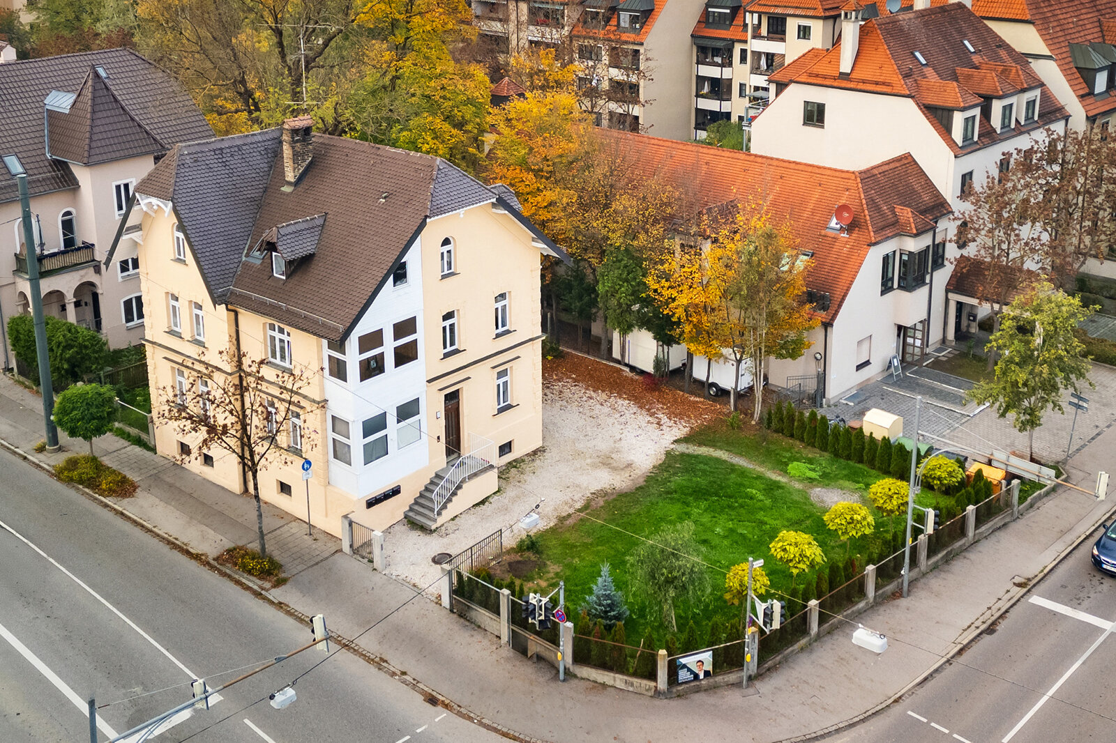 Mehrfamilienhaus zum Kauf 1.150.000 € 10 Zimmer 222,9 m²<br/>Wohnfläche 608 m²<br/>Grundstück Kriegshaber Augsburg / Kriegshaber 86156