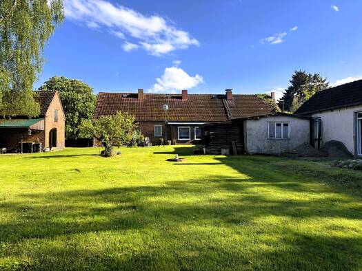 Doppelhaushälfte zum Kauf 75.000 € 5 Zimmer 117 m² 1.567 m² Grundstück Wolkow Wildberg 17091
