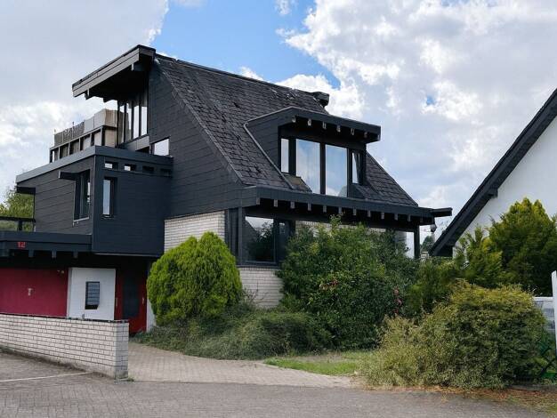 Wohn- und Geschäftshaus zum Kauf als Kapitalanlage geeignet 649.000 € 9,5 Zimmer 382,5 m² 690 m² Grundstück Grengel Köln 51147