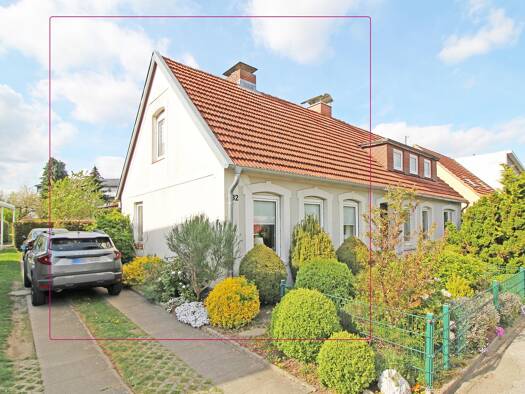 Doppelhaushälfte zum Kauf 199.000 € 3 Zimmer 73 m² 701 m² Grundstück Bad Segeberg 23795