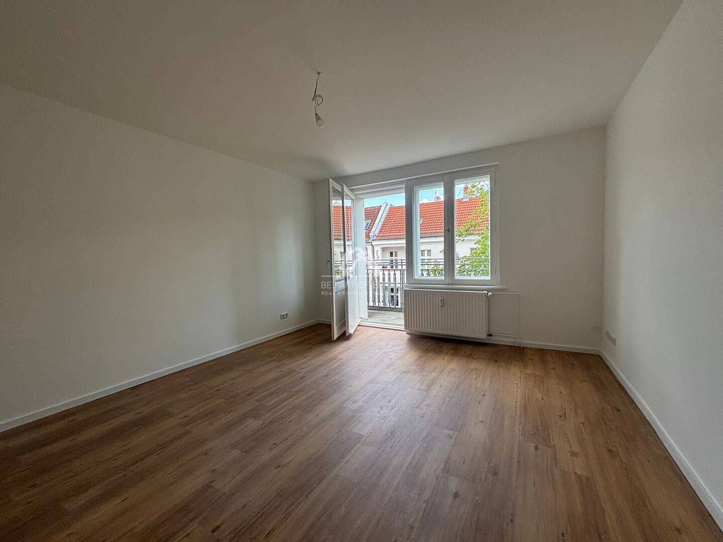 PROVISIONSFREI! 1 ZIMMER WOHNUNG IM KÖRNERKIEZ! BALKON MIT SÜDAUSRICHTUNG! – Nogatstraße 17, 12051 Berlin / Neukölln – Bild 1 von 11