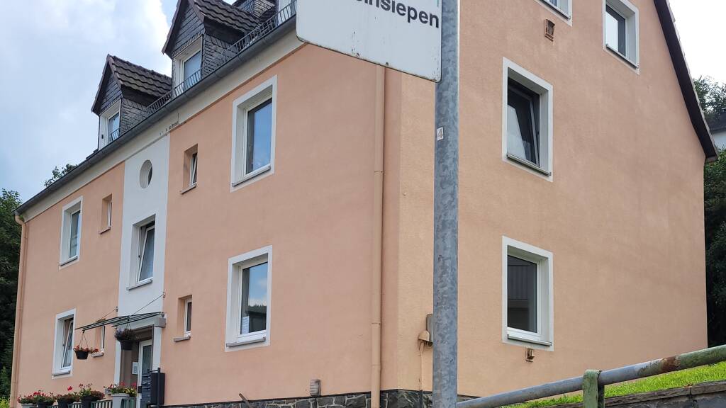 Wohnung zur Miete 465 € 4 Zimmer 76 m² Geschoss 2/2 Waldstraße 17 Altena 58762