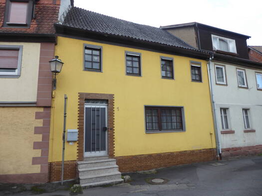 Reihenmittelhaus zum Kauf 90.000 € 4 Zimmer 80 m² 75 m² Grundstück Amorbach 63916