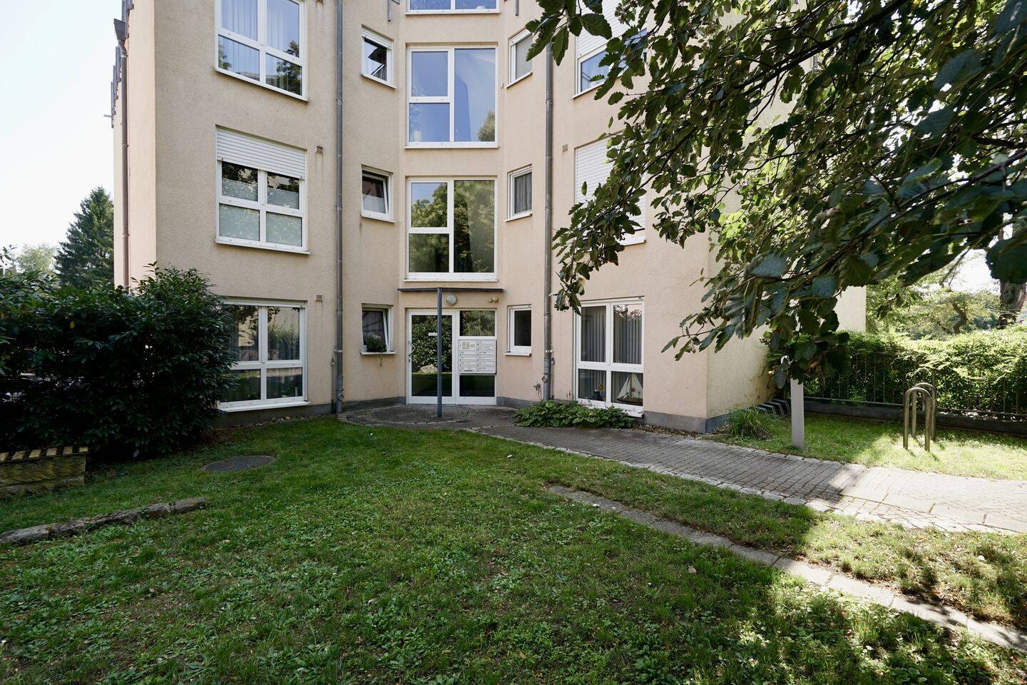 Property thumbnail 2