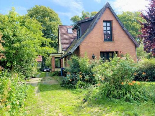 Einfamilienhaus zum Kauf 250.000 € 7 Zimmer 180,6 m² 1.844 m² Grundstück frei ab sofort Ralswiek 18528
