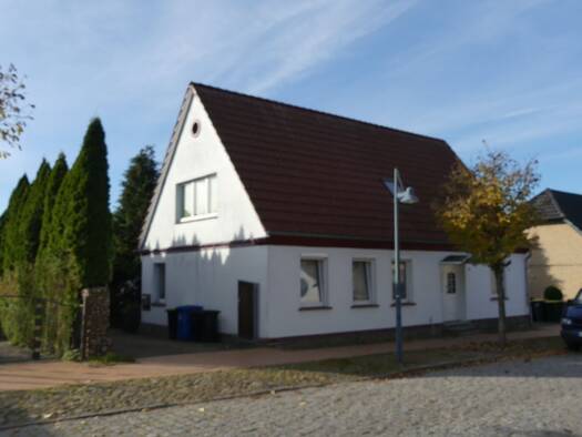 Mehrfamilienhaus zum Kauf als Kapitalanlage geeignet 445.000 € 5 Zimmer 405 m² 1.800 m² Grundstück Eichholzstraße 4 Neukloster 23992