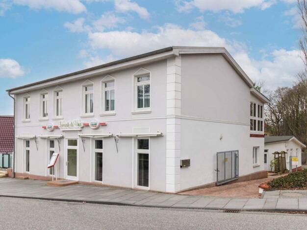 Haus zum Kauf 11 Zimmer 445,1 m² 822,1 m² Grundstück Bergen Bergen auf Rügen 18528