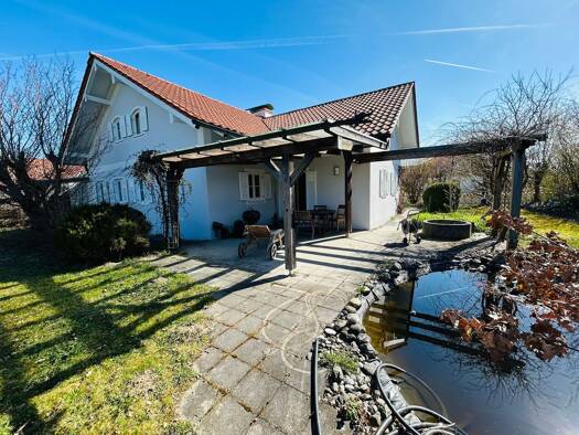 Einfamilienhaus zum Kauf 640.000 € 8 Zimmer 162 m² 945 m² Grundstück frei ab sofort Emmerting 84547