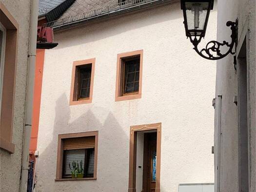 Reihenendhaus zum Kauf 149.000 € 7 Zimmer 159 m² 139 m² Grundstück Neuerburg 54673