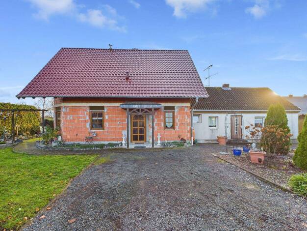 Einfamilienhaus zum Kauf 190.000 € 7 Zimmer 161 m² 711 m² Grundstück Obersuhl Wildeck / Obersuhl 36208