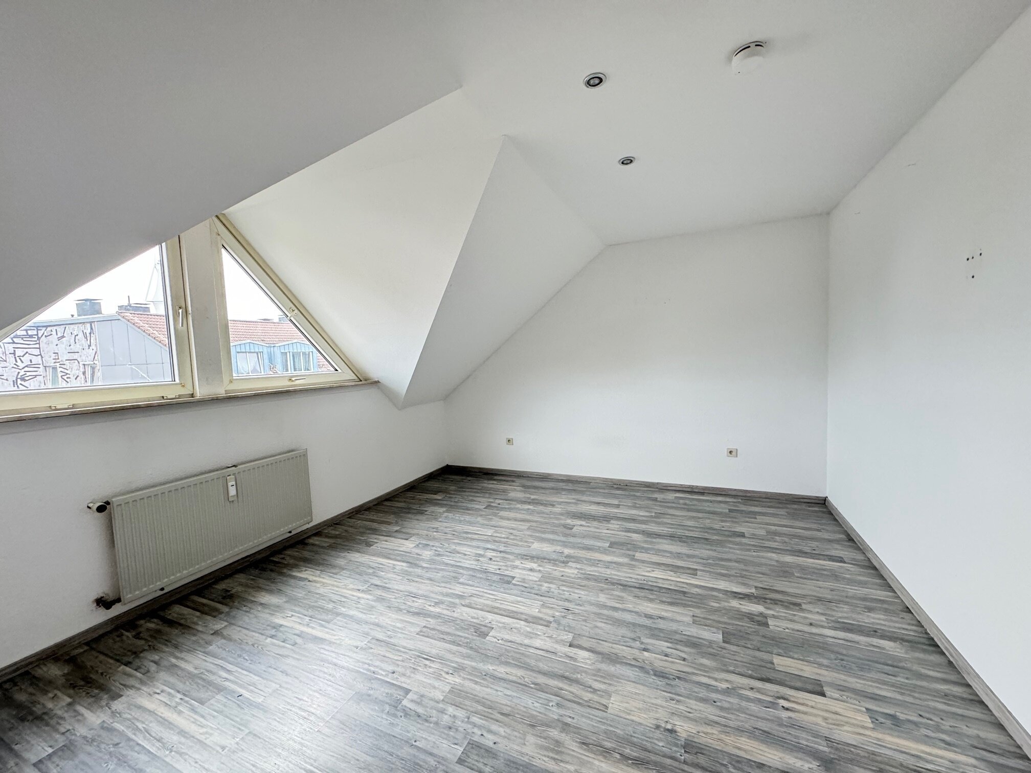 Wohnung zum Kauf 98.000 € 2 Zimmer 64 m²<br/>Wohnfläche 3.<br/>Geschoss ab sofort<br/>Verfügbarkeit Grünewald Lüdenscheid 58511